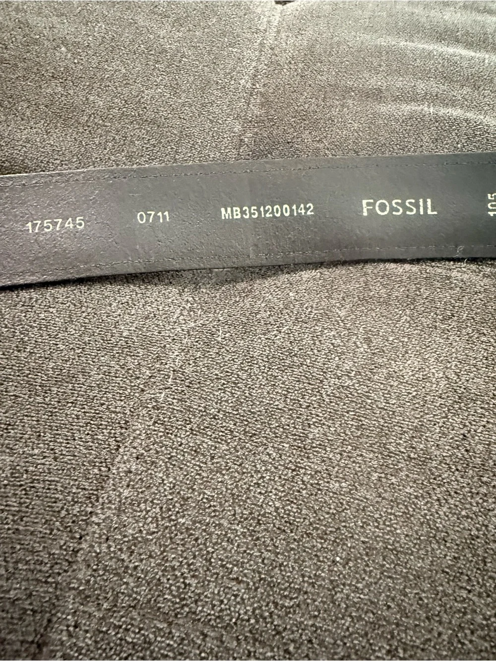 Fossil Black Leather Men’s Belt with Brushed Metal Buckle